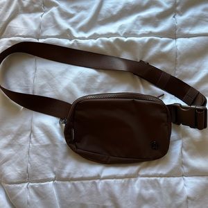 lululemon Belt Bag in Java